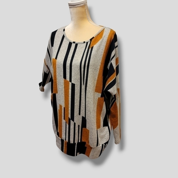 Papillon Geometric Sweater size Large T02 - Picture 2 of 4